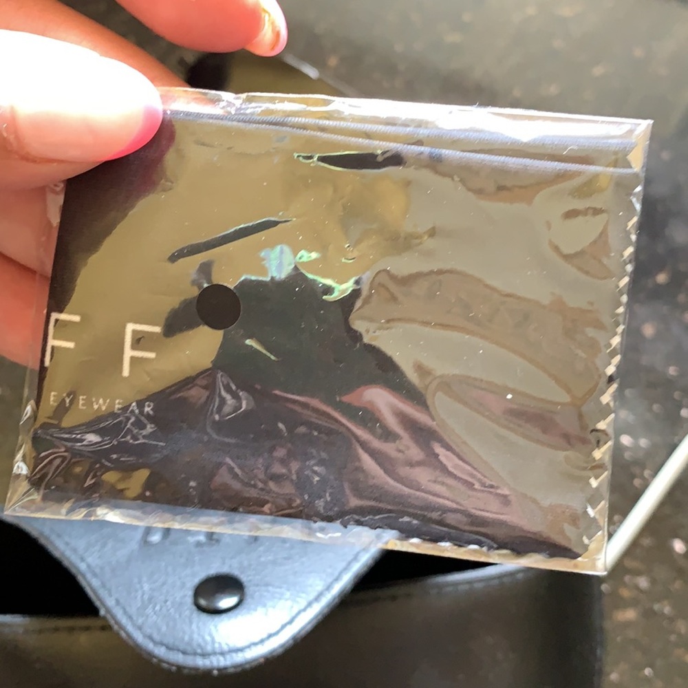 New Diff Sunglasses - image 3